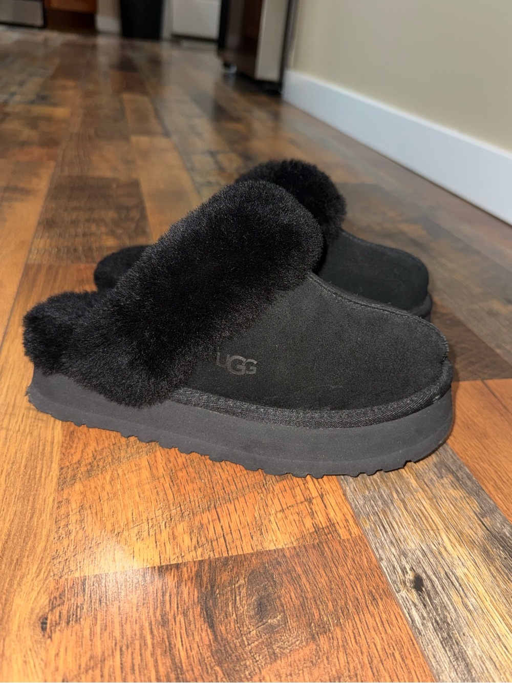 UGG Women's Black Disquette Platform Slipper